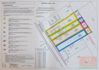 Welkom in het pittoreske Ressegem, deelgemeente van Herzele, waar we deze bouwgrond terugvinden in een rustige waardevaste en standingvolle buurt.<br /><br />Dankzij de strategische ligging nabij de N46 Aalst - Zottegem heeft dit perceel een uitstekende bereikbaarheid via diverse grote invalswegen en is er ook de vlotte aansluiting op de E40 te Erpe-Mere. Ook alle voorzieningen zoals winkels, horeca, scholen, medische voorzieningen, treinstation en bushalte bevinden zich op wandel- of fietsafstand.<br /><br />Dit bouwperceel van 6a 19ca (LOT 1) is gelegen in een landelijke omgeving op een toplocatie in Herzele. Het perceel is geschikt voor halfopen bebouwing en biedt de perfecte match: een uiterst aangename woonomgeving met vlotte bereikbaarheid gecombineerd met een achterliggende oase van rust uitkijkend op agrarisch gebied.<br /><br /><strong>Bent u zoekende naar de perfecte locatie om uw droomwoning te realiseren?<br />Wenst u meer specifieke informatie?</strong><br /><br /><strong>Aarzel dan niet</strong> en neem snel contact op via immo@vastgoed-ff.be of bel <strong>053/21.21.21</strong><br />Of bel / mail <strong>Gunther</strong> op <strong>0476/60 67 96</strong> / gunther@vastgoed-ff.be<br /> 