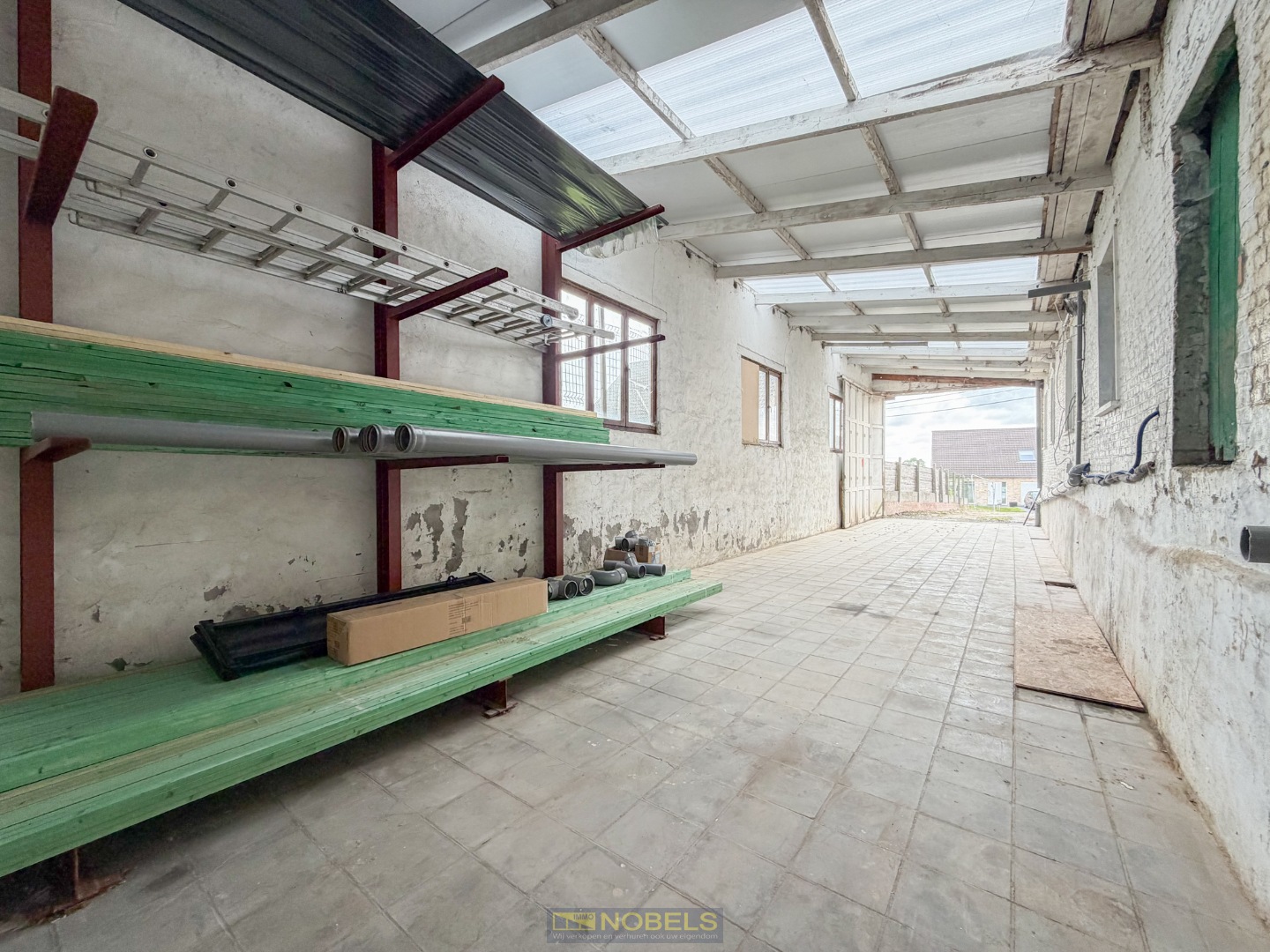 Te huur, magazijn van +-80m² met privatieve oprit gelegen te Mater  (Oudenaarde) - foto 4