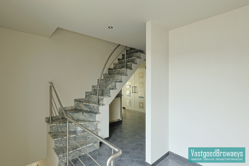 Instapklaar appartement met 3 slaapkamers en terras in hartje Zwalm - foto 3