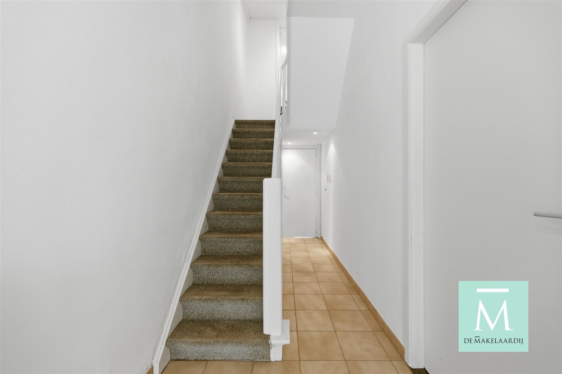 Centraal gelegen woning met 3 slaapkamers en zonnige tuin. - foto 2