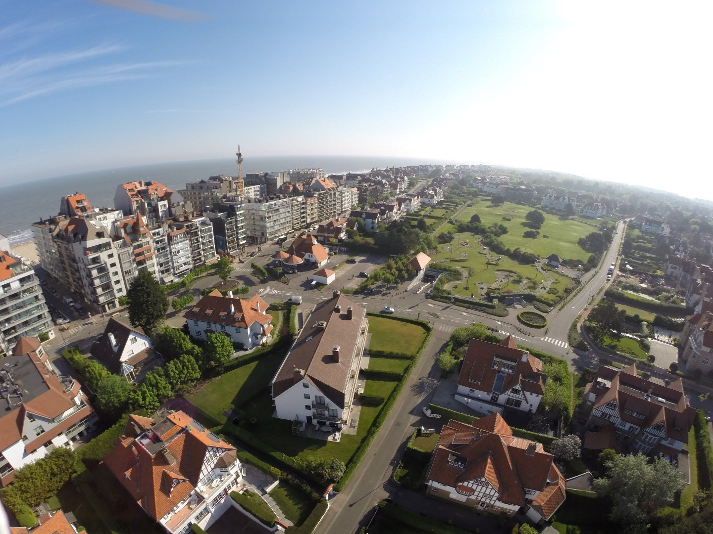 Box fermé au -1 au parking minigolf! - photo 1