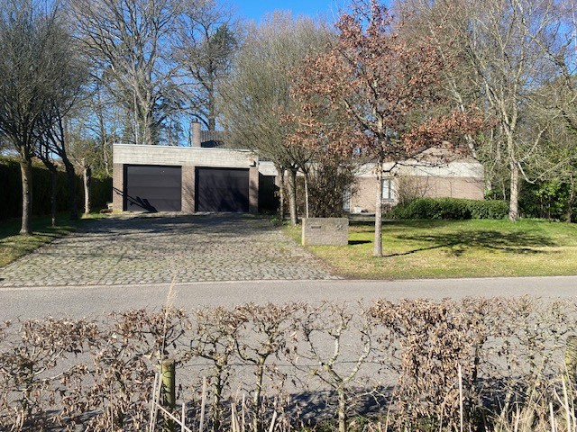 Zeldzame topligging aan natuurgebied – villa op +20 are - foto 3