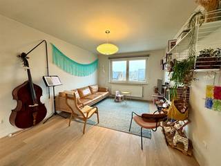 Prachtig duplex-appartement met 3 ruime slaapkamers, groot terras en aparte garage, rustig gelegen nabij het centrum van Maaseik. ALGEMEEN:- Gelegen...