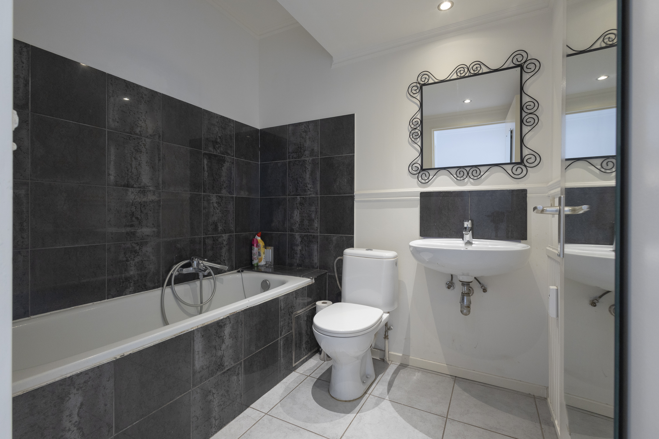 Lichtrijk 1-slaapkamerappartement in Sint-Jans-Molenbeek - foto 5