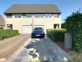 De snelste manier om een bezoek te brengen aan dit appartement? Vraag je bezoek aan via de rode knop op onze website (www.dewaele.com) en je...