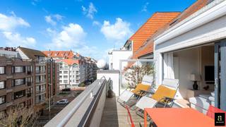 Mooi duplex-appartement van 127m² groot en met 3 volwaardige slaapkamers gelegen in een rustige straat in het verlengde van de Leopoldlaan...