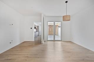 Welkom in dit charmante woonhuis gelegen in het hart van EekloDit aantrekkelijke pand biedt een perfecte combinatie van klassieke uitstraling en...