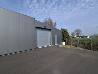 Deze loods is gelegen in Wontergem, langs de Tieltsesteenweg.De ligging is bijzonder gunstig langs de N35 (Tielt – Deinze) en op slechts 10 km van...