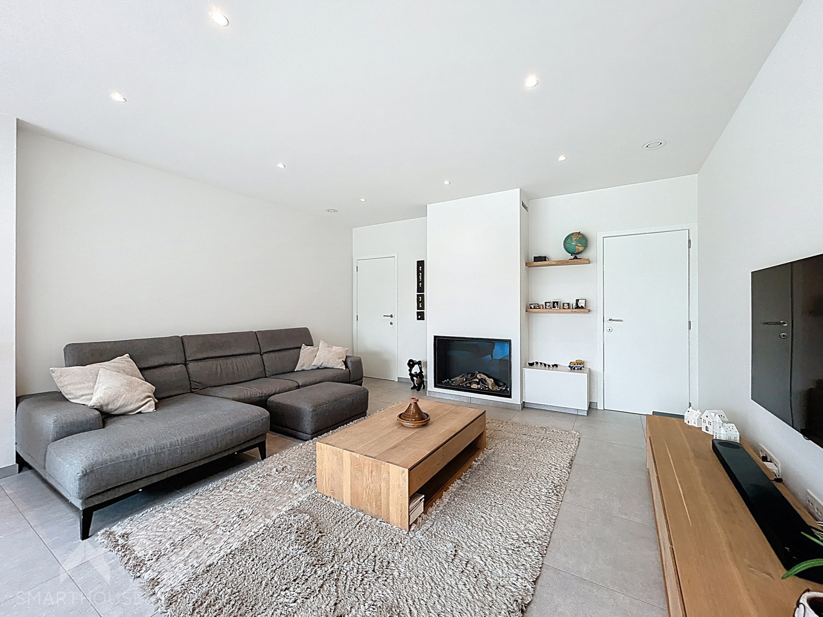 Volledig afgewerkte woning op 600m² met open zichten. - foto 5