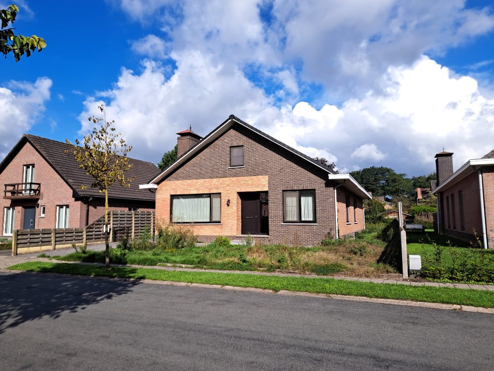Een ruime en goed gelegen woning met tuin nabij het centrum van Westmalle - foto 2