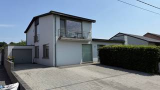 Welkom in Betekom! In een charmante fietsstraat omgeven door groen, bevindt zich deze ruime woning op een perceel van 8,55 are. Met een...