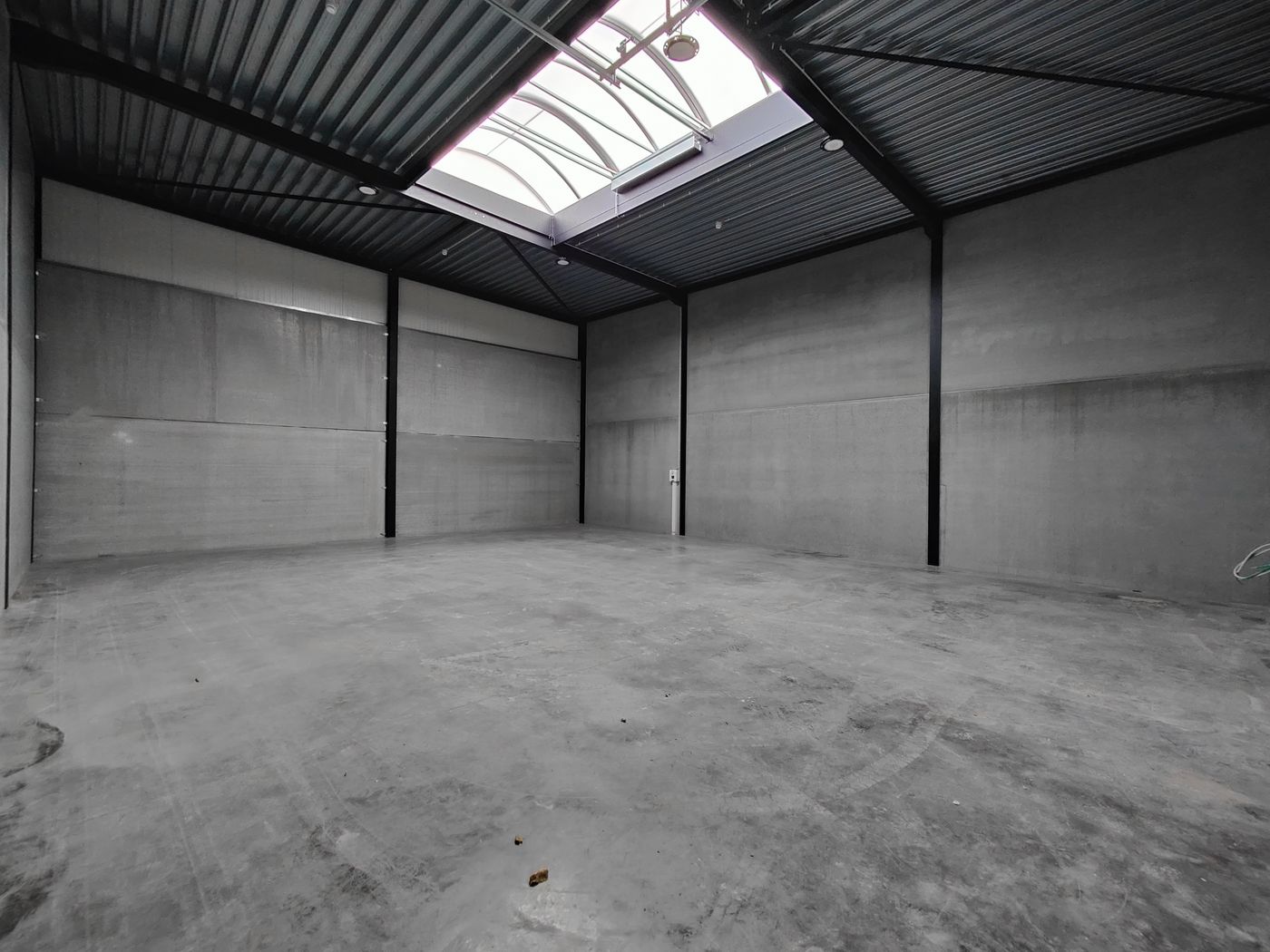 Nieuwbouw KMO-unit van 177 m² te huur in Bredene - photo 4