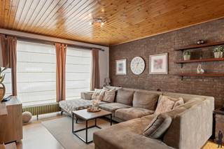 Woning met tuin en garage in het centrum van RijkevorselDeze ruime woning, gunstig gelegen in het hart van Rijkevorsel, biedt alle comfort voor een...