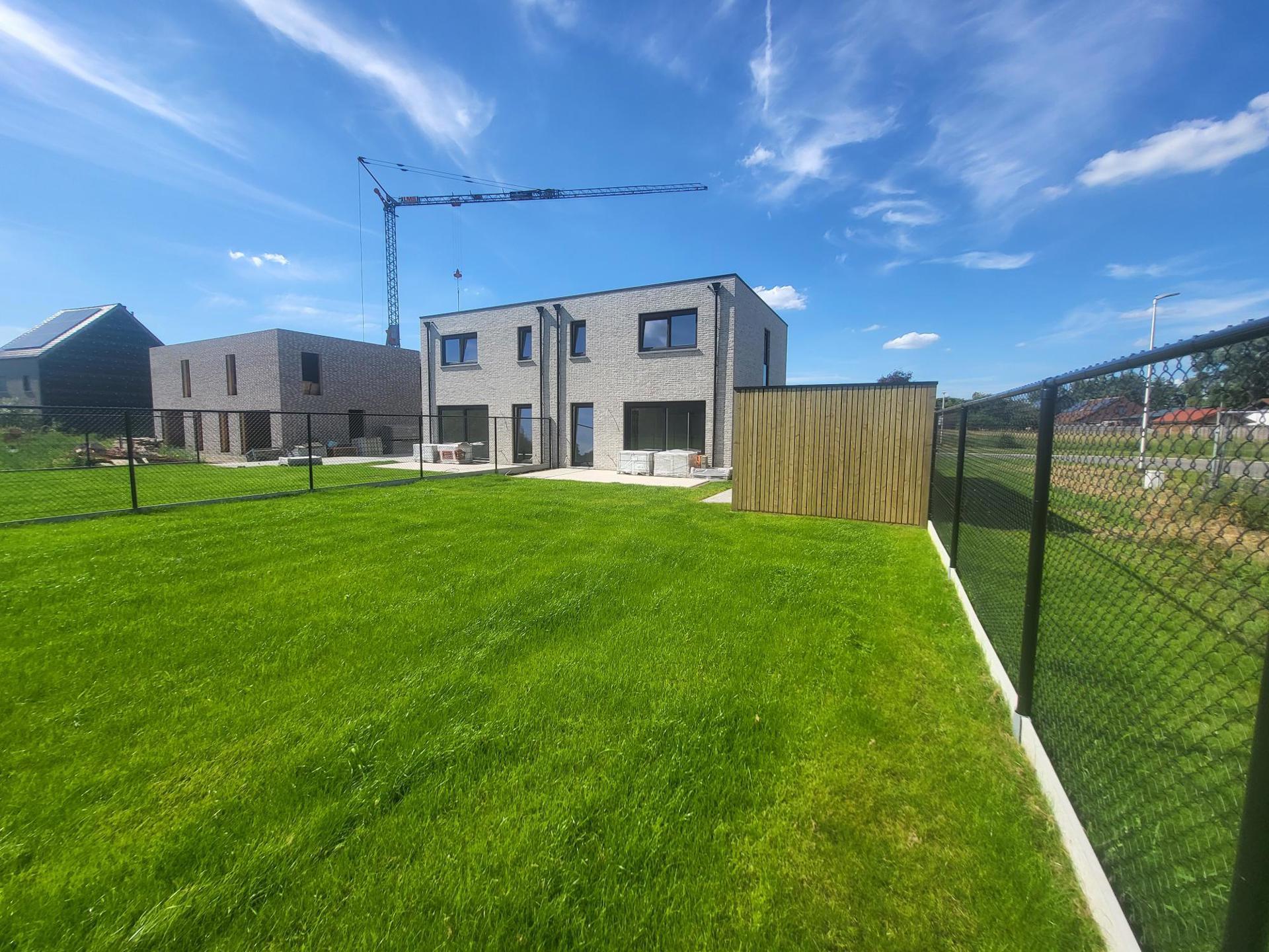 Halfopen nieuwbouwwoning met 3 slaapkamers - foto 1