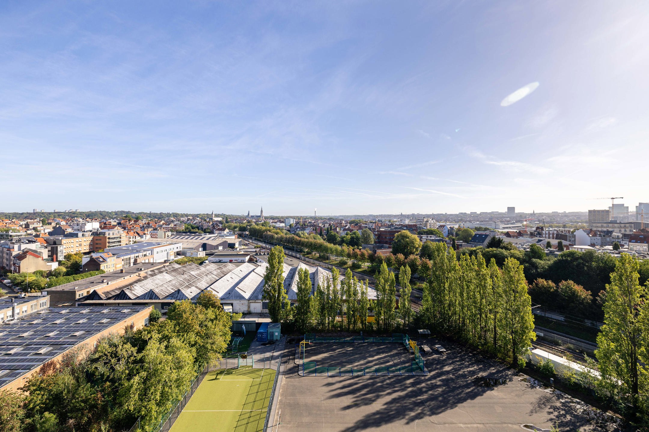 Mooi 1-slaapkamerappartement met overdekte parkeerplaats inbegrepen - foto 4