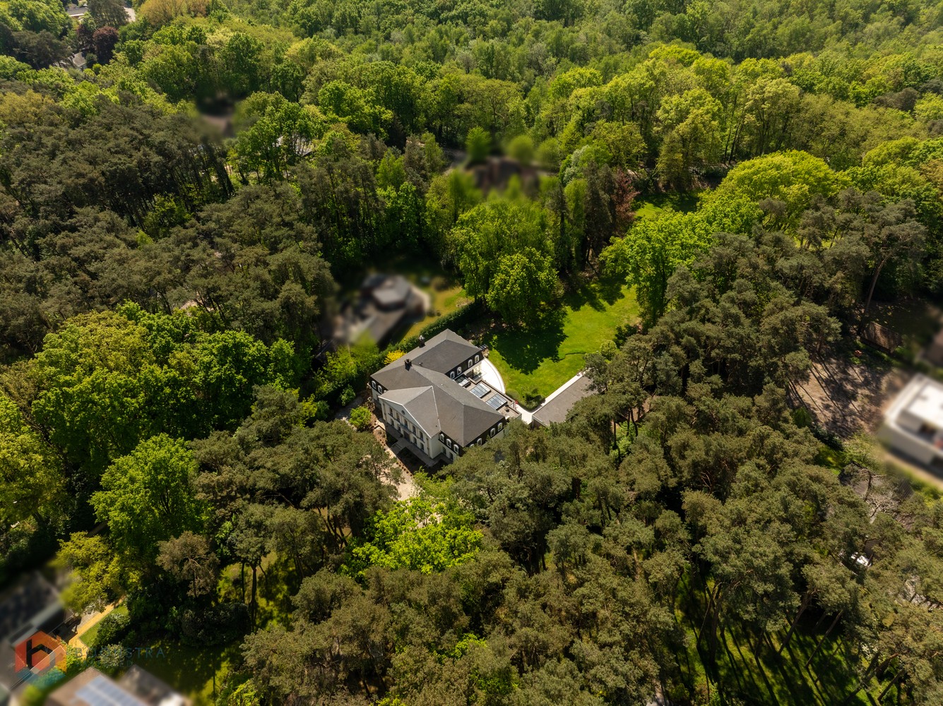 Prachtige en energiezuinige villa (1191 m² bewoonbaar) op een perceel van 3835 m² te Keerbergen - foto 1