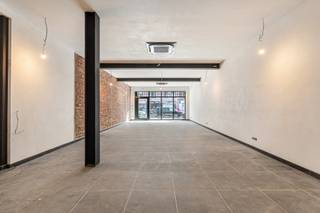 Gerenoveerd handelsgelijkvloers met stockage op topligging in Heist-op-den-Berg. Op een uitstekende en commerciële locatie in het centrum...