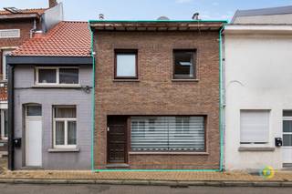 Gelegen te Grimbergen vind u deze woning met een bewoonbare oppervlakte van 136 m², op wandelafstand van winkels, scholen en openbaar vervoer en...