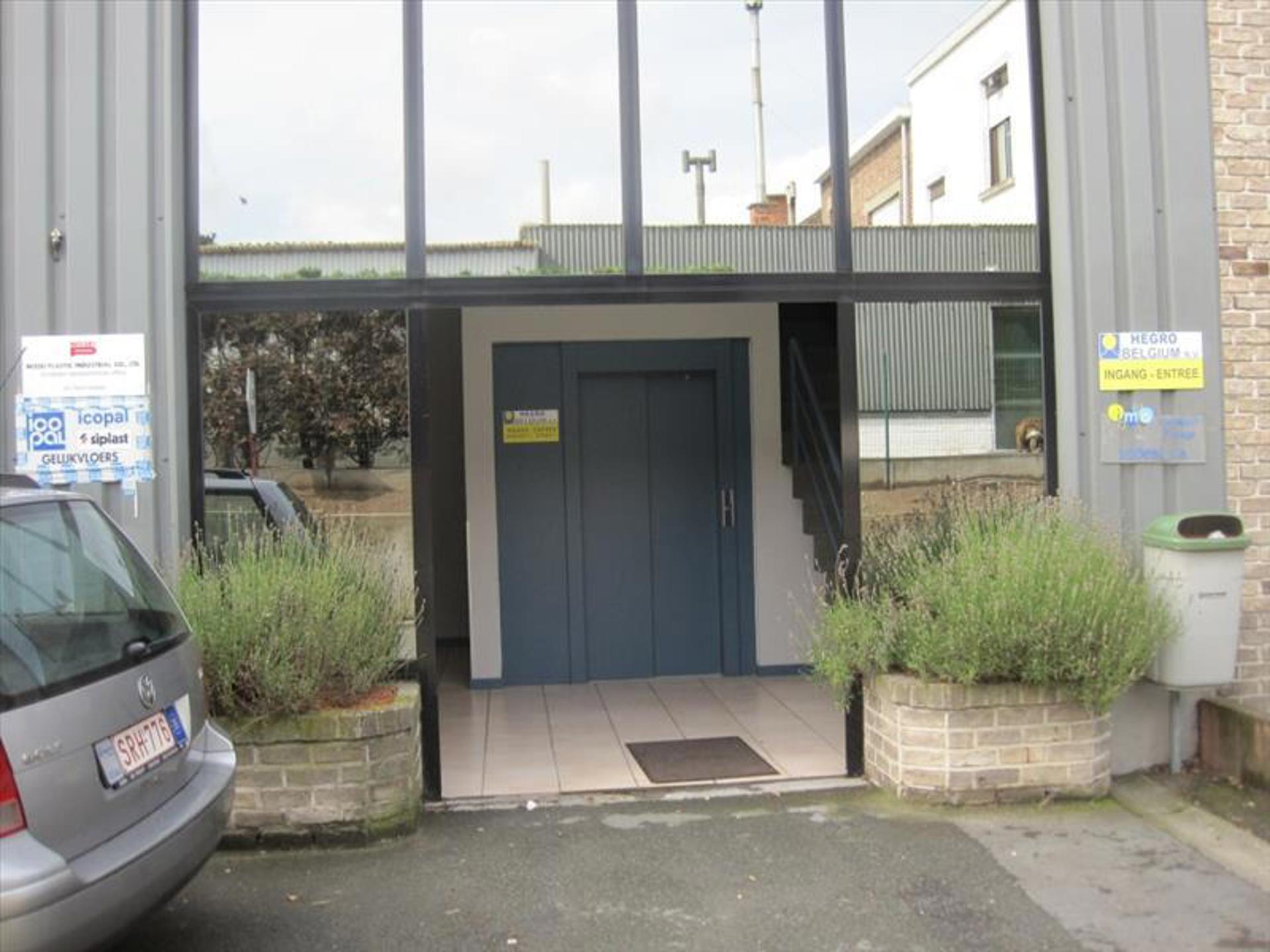 Commercial à louer à Ternat - photo 4