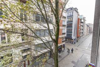 [[ DIT PAND NEEMT DEEL AAN DE ERA OPEN HUIZEN DAG OP 6/12 VAN 9:30 TOT 10:30 ]]Te koop: gezellig appartement in het centrum van Oostende, op...