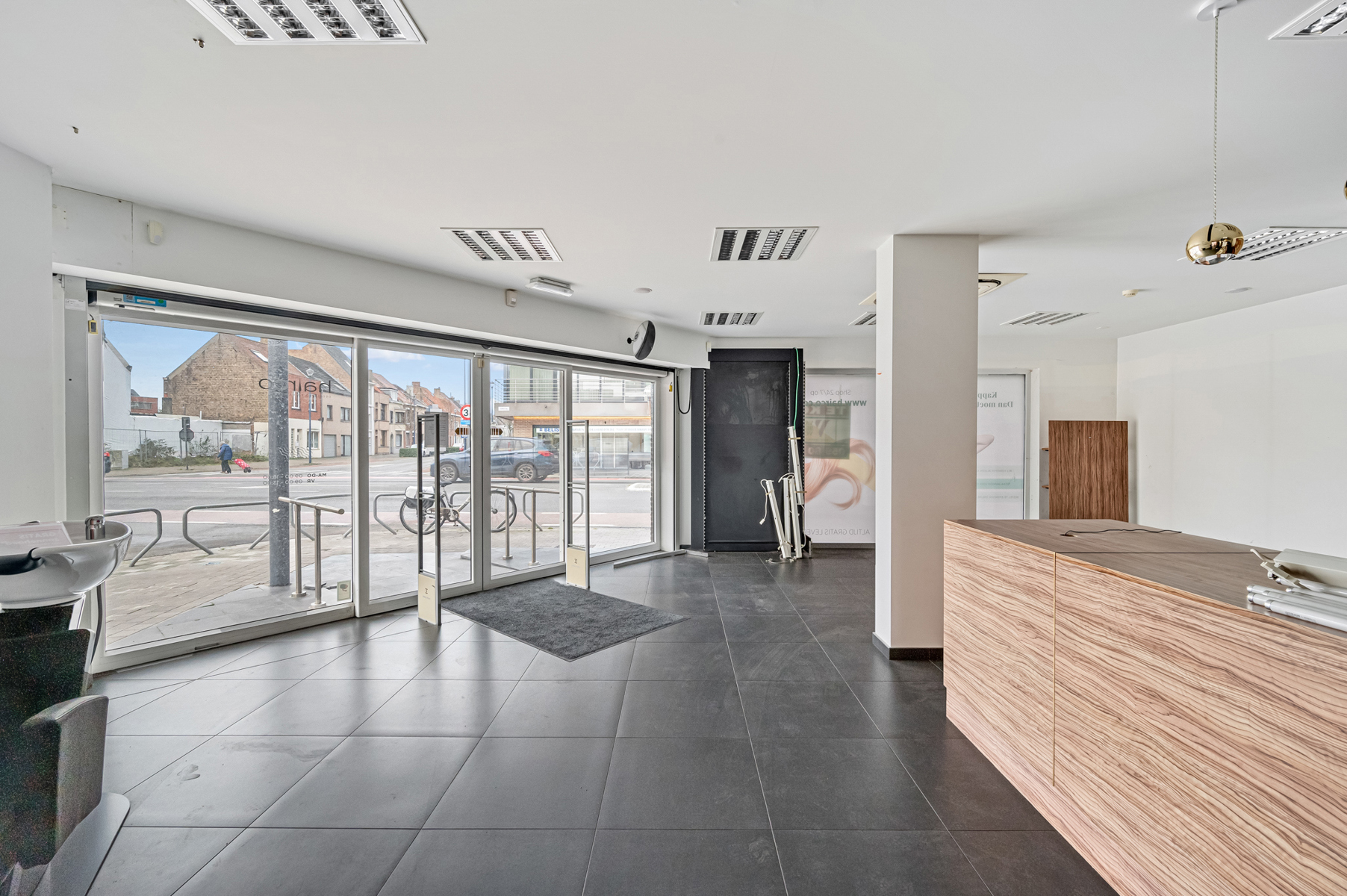 Groot afgewerkt handelspand op commerciële topligging - foto 5