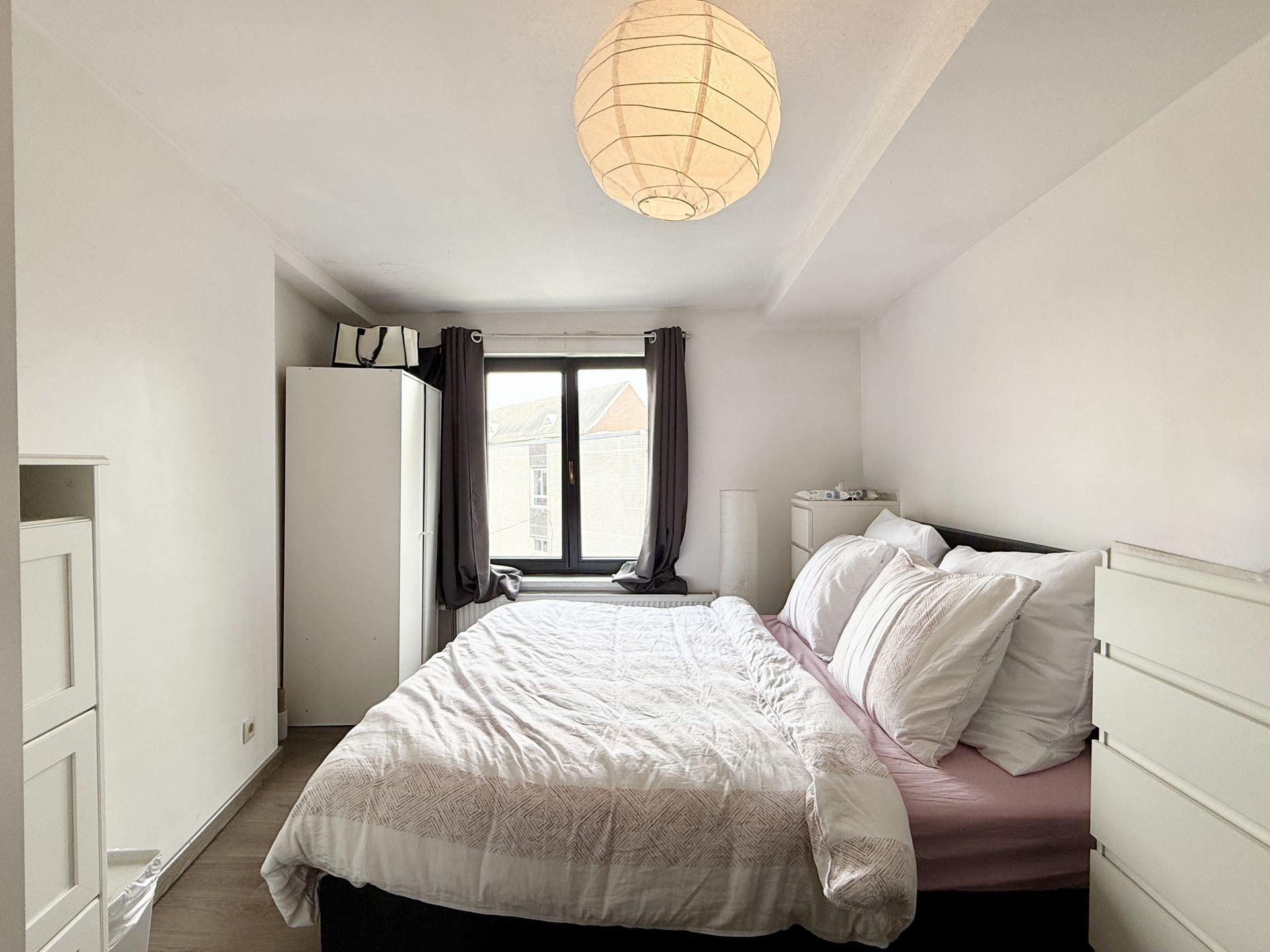 Appartement met 1 slaapkamer van 90 m² met kelder. - foto 5