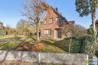 TE RENOVEREN WONING NABIJ HET CENTRUM VAN WIJCHMAAL, PEER OP EEN PERCEEL VAN  MAAR LIEFST 12A 5CA – DE WONING OMVAT EEN OPEN LEEFRUIMTE MET...