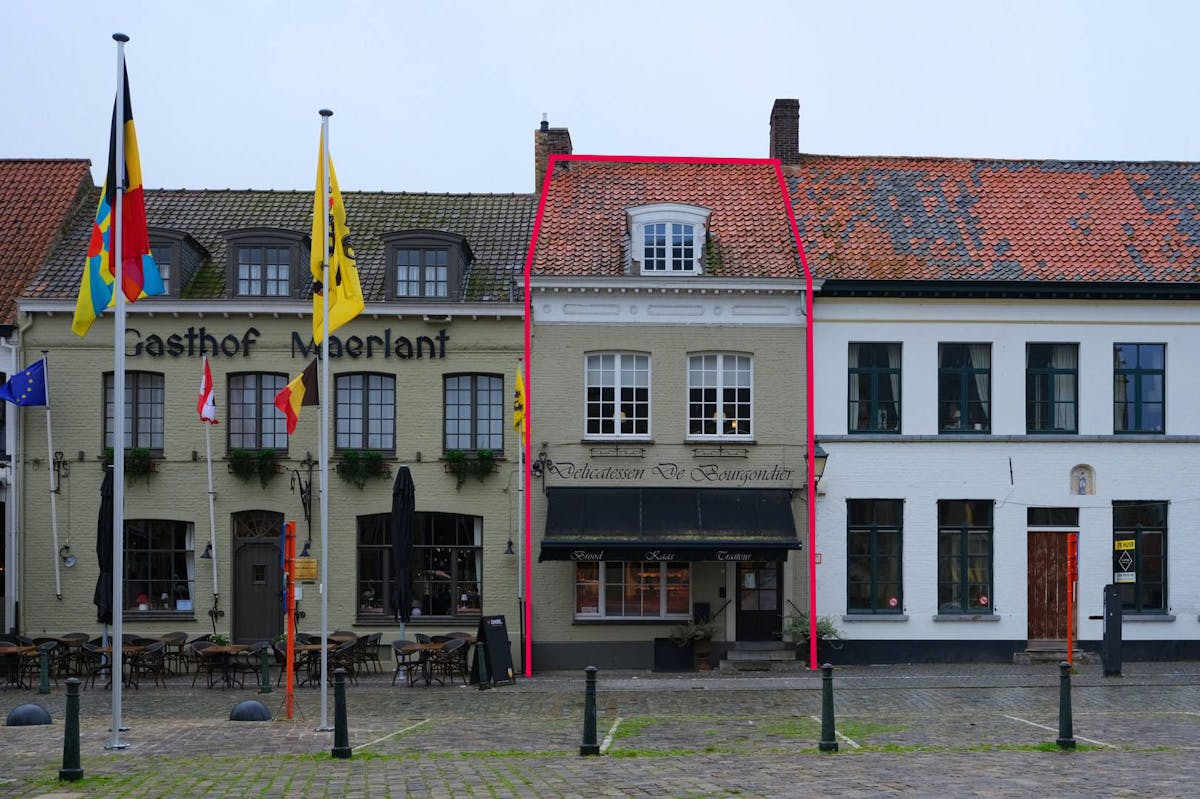 Handelspand met appartement 'De Bourgondiër' in Damme - foto 1