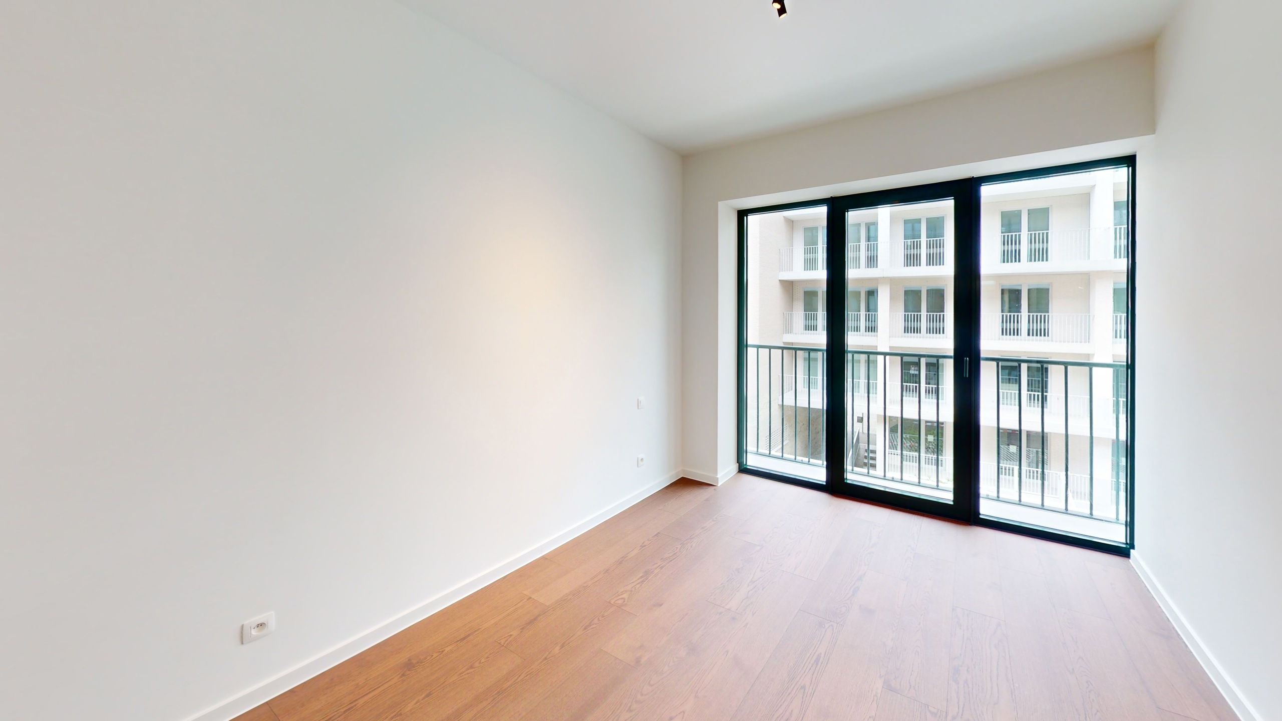 ANTWERPEN - Lichtrijk nieuwbouwappartement met 2 slaapkamers - foto 4