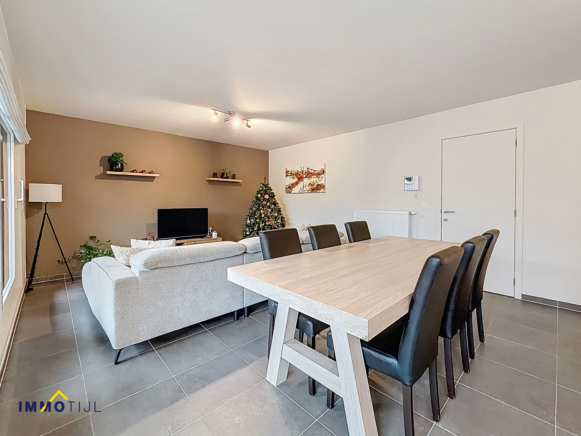 Modern appartement op topligging met 2 autostaanplaatsen! - foto 4