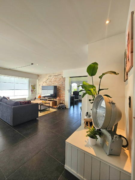 RECENT GERENOVEERDE BUNGALOW - OOK GESCHIKT ALS KANGOEROEWOONST GELEGEN IN EEN RUSTIGE WOONWIJK TE ZELZATE - foto 3