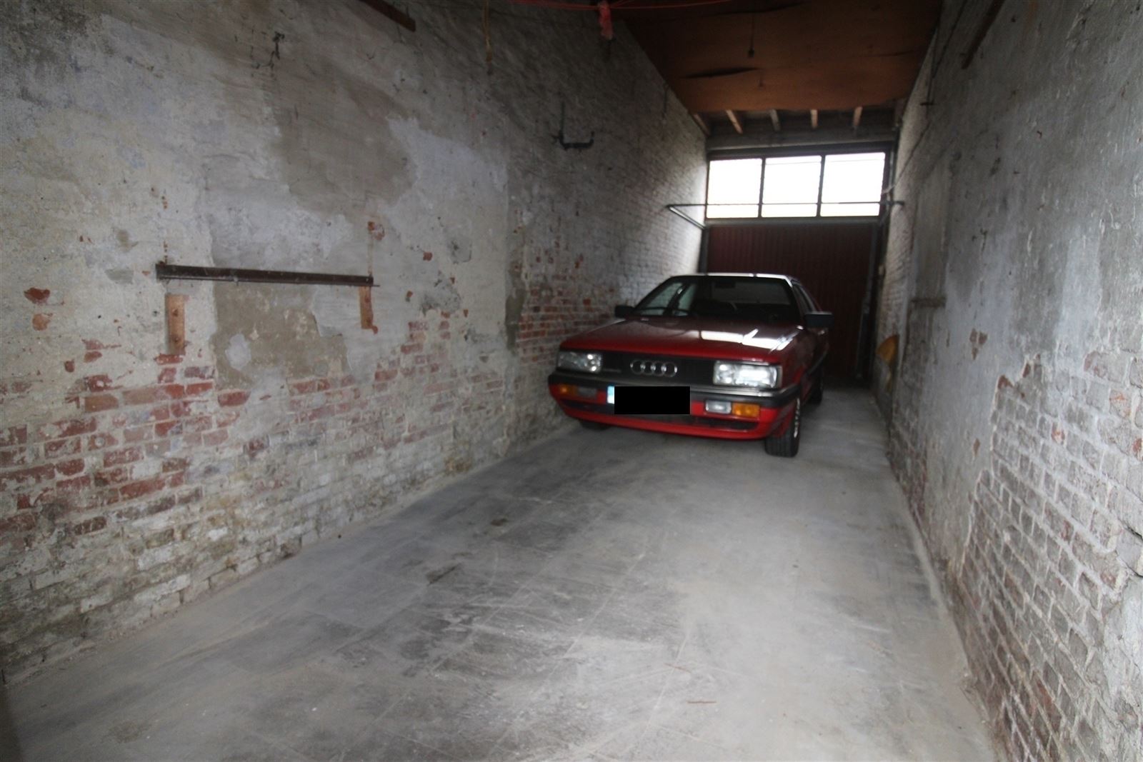 Volledig te renoveren woning met garage en parking - foto 3