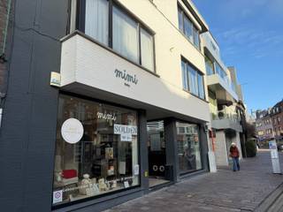 Recent gerenoveerd multifunctioneel handelspand in de commerciële winkelstraat in volle stadscentrum.Huidige indeling: grote winkelruimte of...