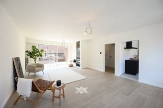 Dit ruim en kwalitatief afgewerkt éénslaapkamerappartement met een bewoonbare oppervlakte van ca. 71 m² is gelegen in de Guido Gezellelaan op...