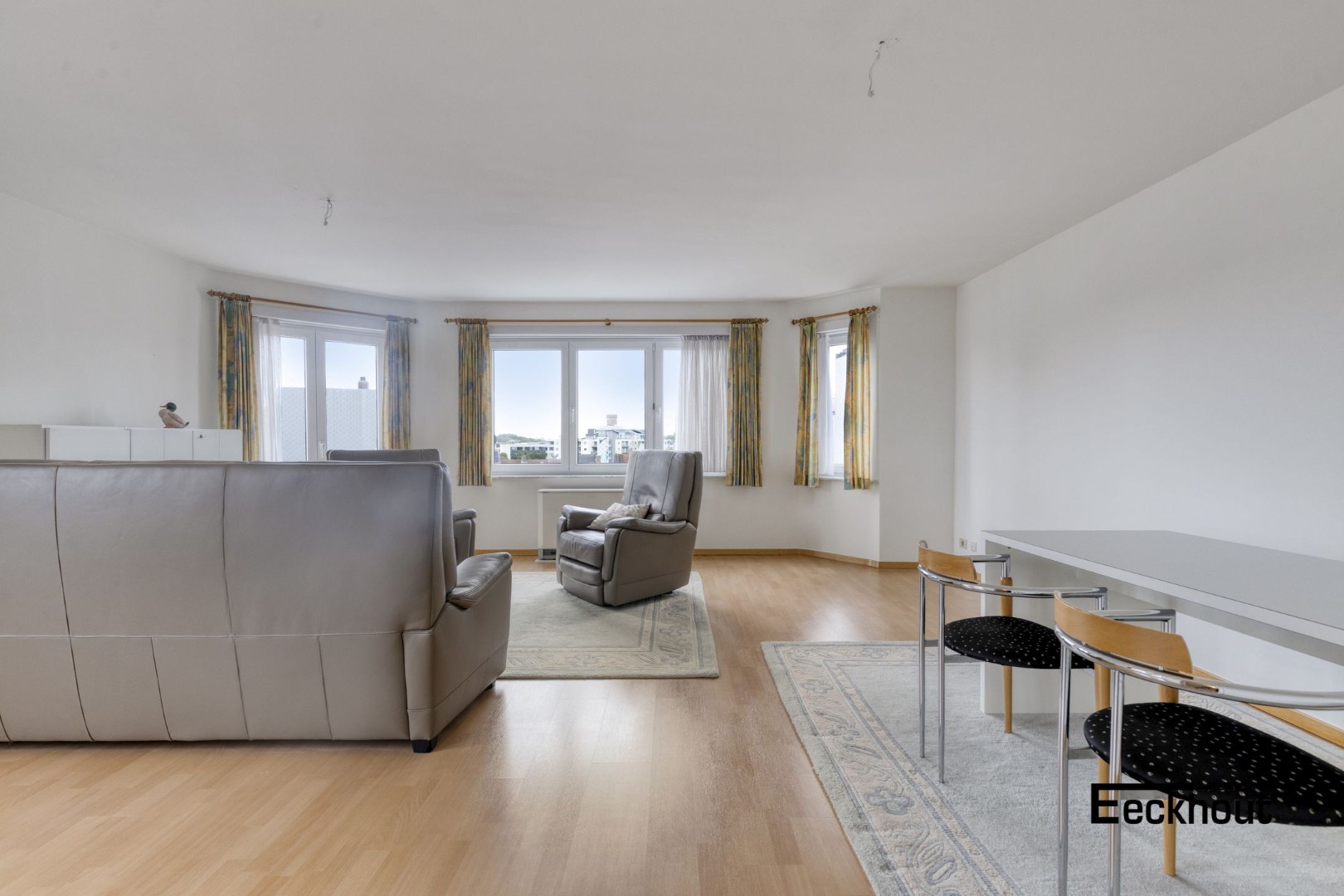 Lichtrijk duplex 3-slaapkamer hoekappartement (6de verdieping) met aansluitend panoramisch dakterras (7de verdieping) van 90 m² inclusief afsluitbare bergruimte - foto 3