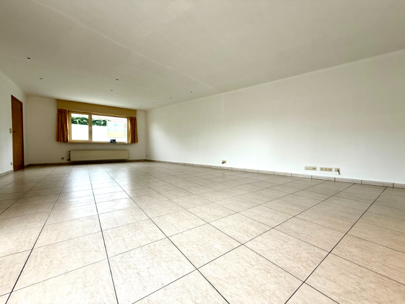 Charmante woning te Vosselare met drie slaapkamers - foto 3