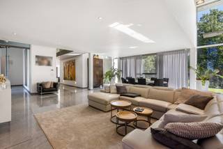 In de exclusieve, verkeersarme villawijk “Kiewitheide” te Lanaken bevindt zich deze uitzonderlijke en luxueuze villa met een woonoppervlakte van...