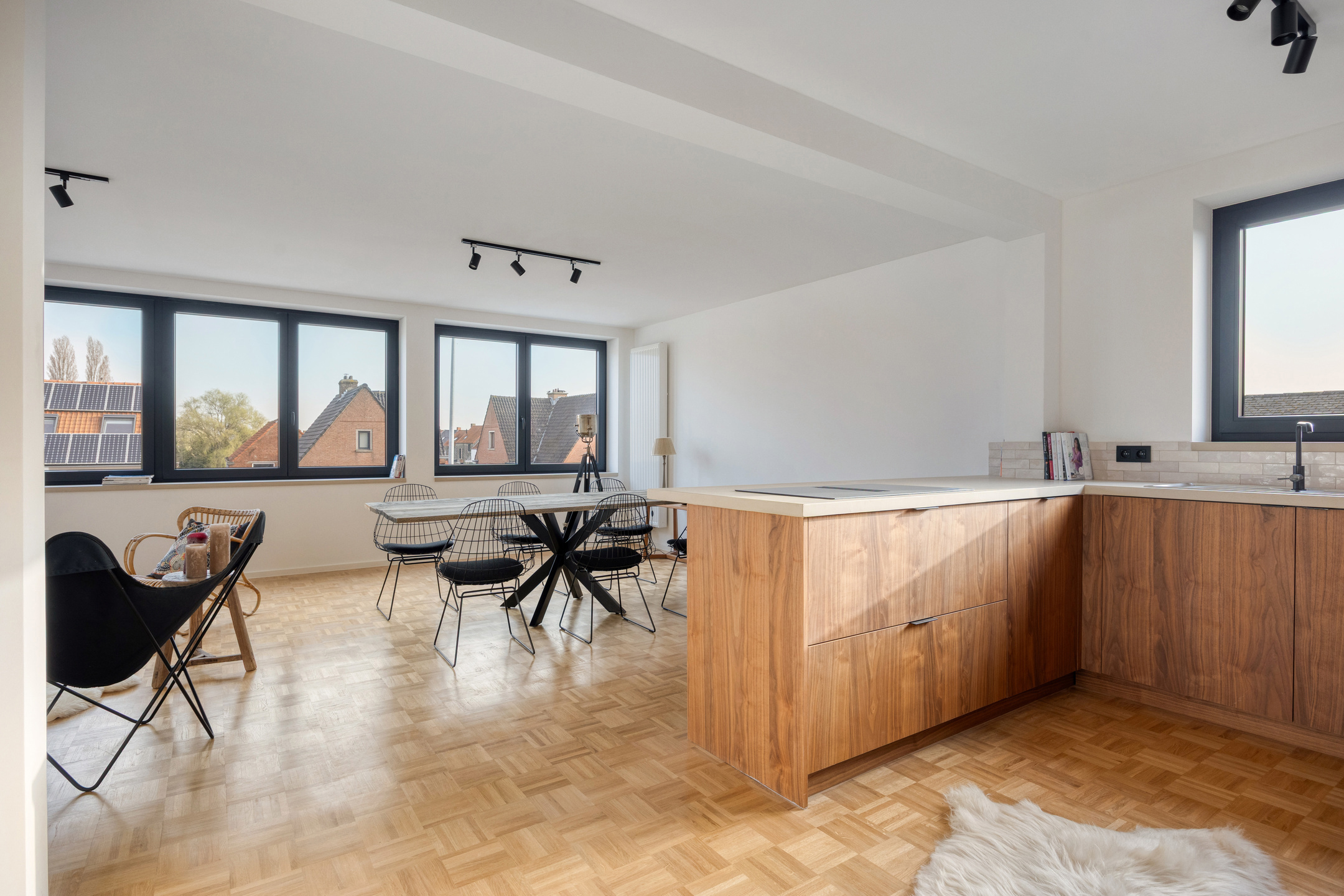 Gerenoveerde, energiezuinige duplex met 3 slaapkamers. - foto 2