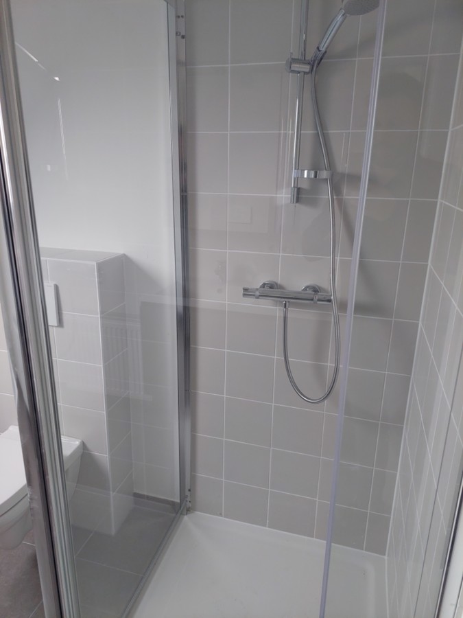 Recente halfopen woning met autostaanplaats en tuintje - foto 5