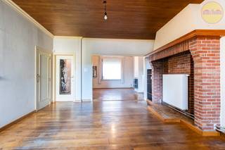 Op een toplocatie in het hart van Meerhout, vlakbij winkels, scholen en openbaar vervoer, wacht deze charmante stadswoning met enorm veel...