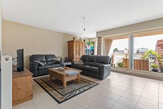 Appartement met 2 slaapkamers en twee terrassen.Dit instapklaar en ruim appartement van 105 m² is gelegen in het centrum van Dessel op wandelafstand...