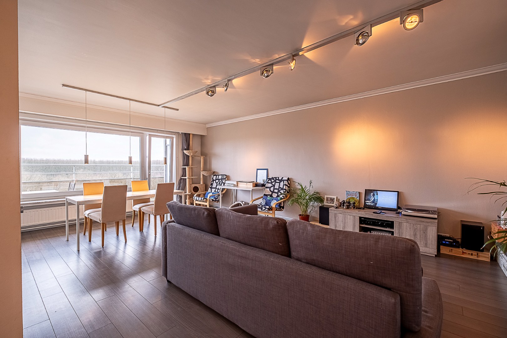 Ruim en instapklaar appartement gelegen op de 9de verdieping - foto 5