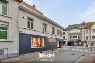 Goed gelegen karaktervolle handelseigendom, op de hoek van de Grotestraat en de Gasthuisstraat in het hartje van Geraardsbergen. Dit betreft...