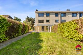 Ben je op zoek naar een woning met 3 à 4 slaapkamers, inpandige garage, oprit én een aangename tuin? Gevonden!Deze veelzijdige woning heeft heel wat...