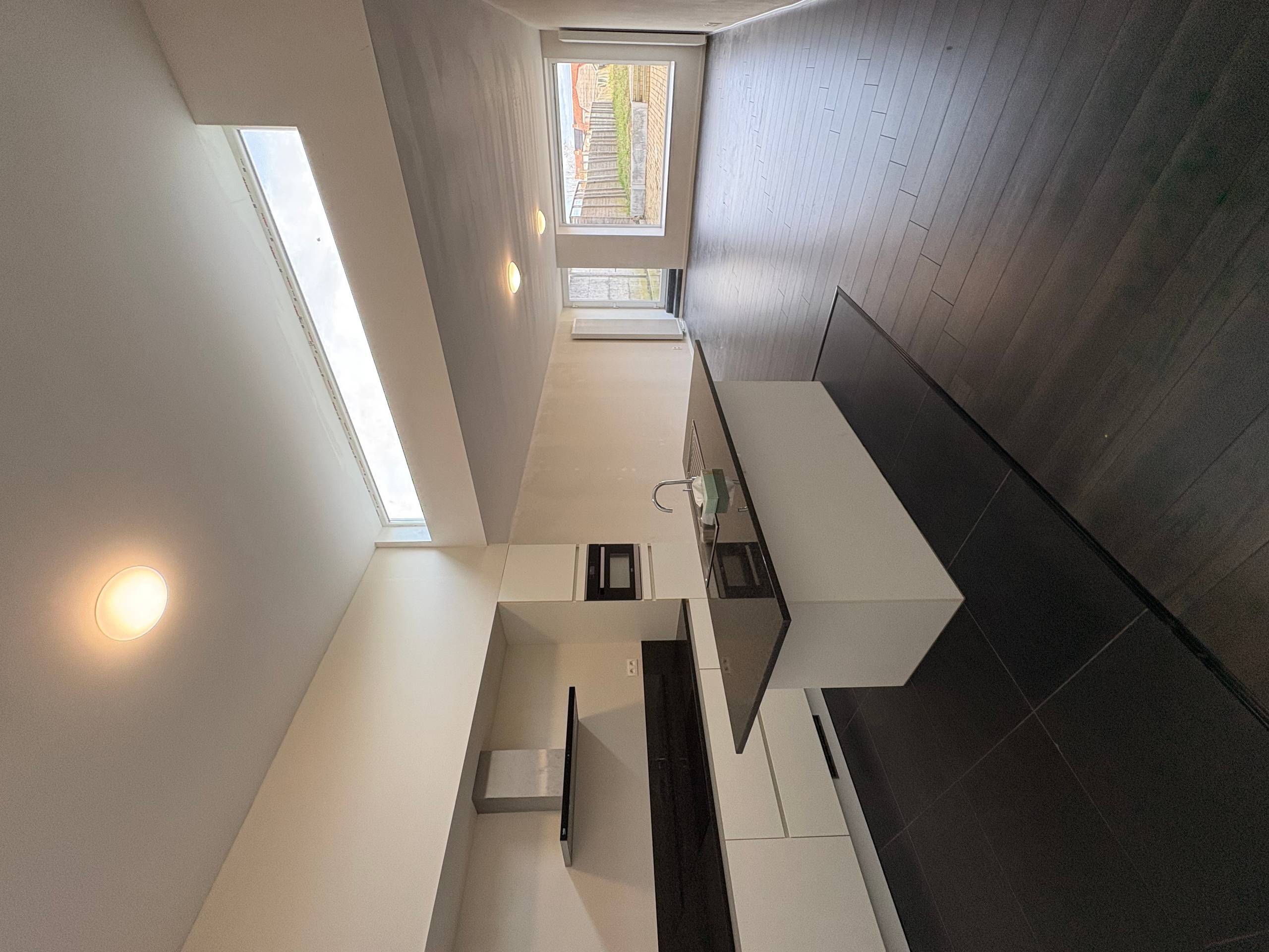 Wervik-Compleet gerenoveerde woning met 4 slaapkamers+garage - foto 2