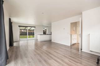 Instapklare halfopen bebouwing met ruime tuin op topligging in Hamme-ZoggeIn Hamme-Zogge bevindt zich deze prachtige halfopen bebouwing die comfort,...