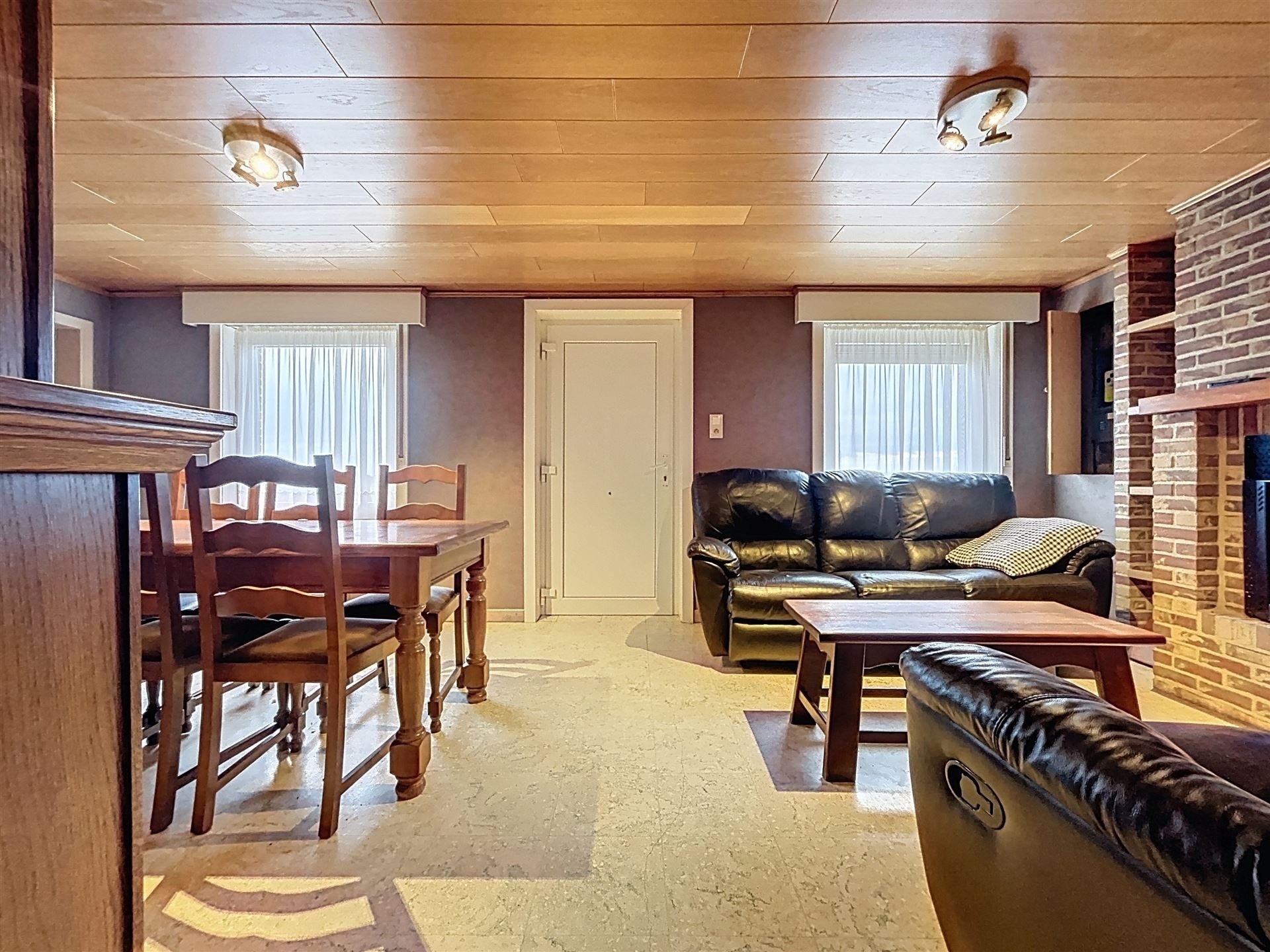 Alleenstaande woning met 2 garages - foto 4