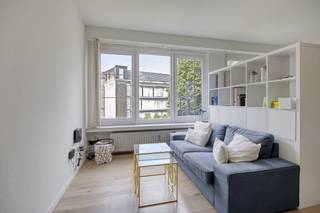 The ready-to-move-in studio is located in the cozy theater neighborhood. A perfect location for those who like to live centrally near, among other things, the Bird Market. The student neighborhood is also nearby. The proximity to public transport and major access roads ensure good accessibility to and from Antwerp. Numerous cozy restaurants and shops are in the immediate vicinity.<br /><br />The bright studio with a view of some greenery is located at the rear. The apartment has a living area of 36 m² with an ideal layout.<br /><br />Layout:<br />- entrance hall <br />- living space with lots of light through the full-width windows <br />- kitchen with all necessary appliances<br />- sleeping corner<br />- bathroom, walk-in shower, sink, toilet and connection for washing machine and dryer.<br /><br /> There is a communal bicycle shed in the building. <br /><br />This studio is offered for sale at a price of 199.000 Euro. <br /><br />Are you interested in an apartment or house for sale in Antwerp? Don't hesitate to contact us. <br />If you would like to sell your own property, please contact us for a free estimate, by phone at 03/206.76.76 or by email to antwerpen@dewaele.com.<br /><br />You can also always contact our office in Antwerp for all other questions about real estate!<br /><br />Register of measures: no