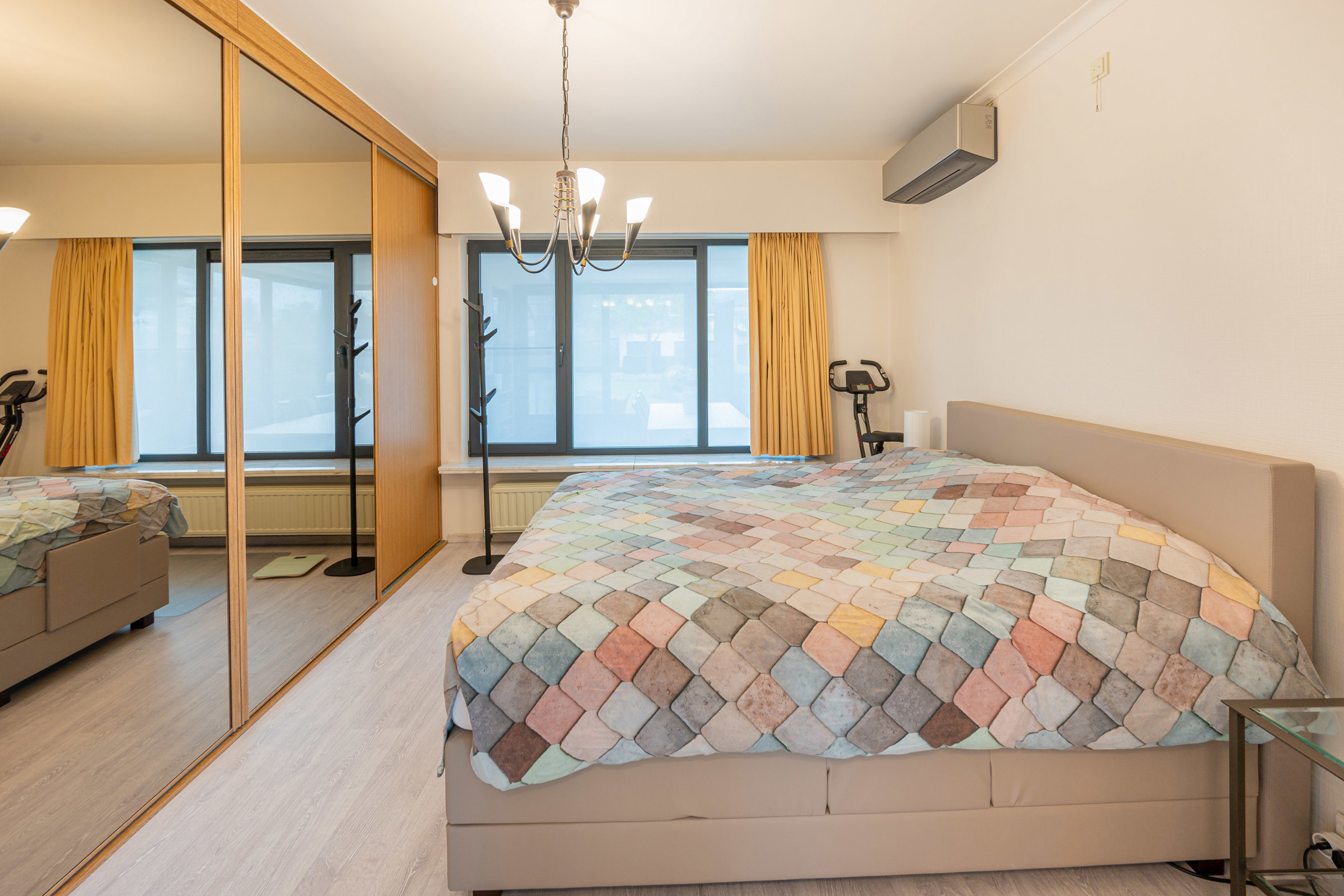 Instapklare woning met tuin, veranda en 2 garages - foto 5