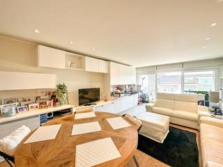 Vlakbij het centrum van Torhout vinden we dit instapklare appartement. Met een oppervlakte van +100 m² geniet je hier van meer dan...